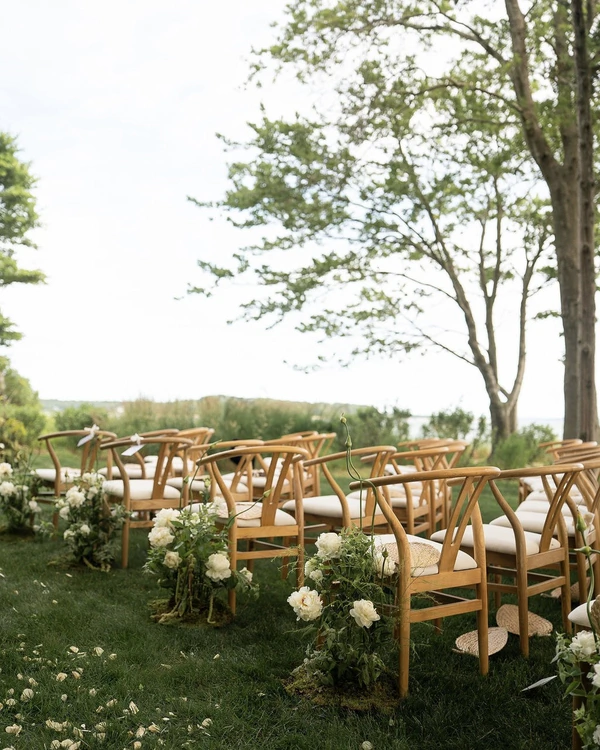 A Stylish Vintage Wedding on Long Island’s North Fork