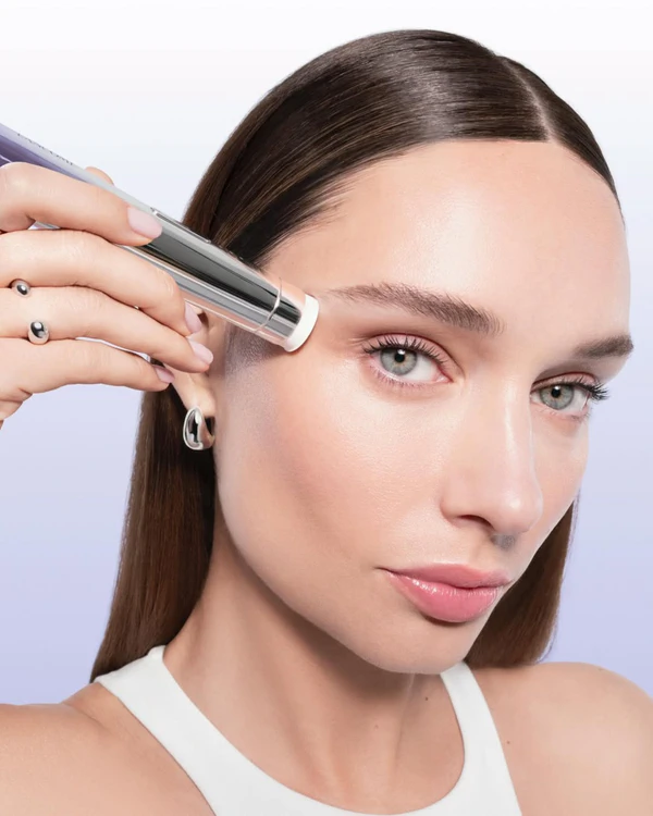 <a href="https://www.instagram.com/lancomeofficial/"><span>Lancôme</span></a>