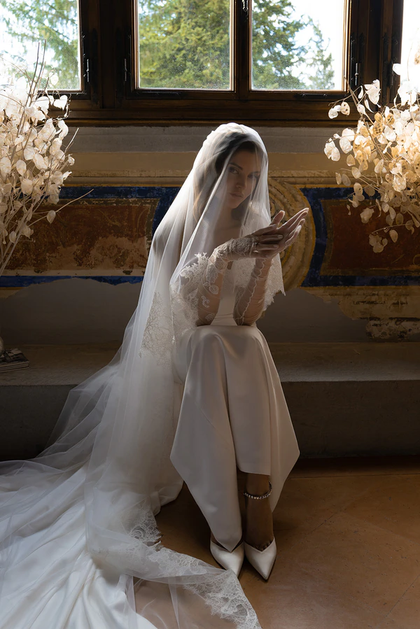 Pre-Wedding Photoshoot in a Picture-Perfect Italian Villa