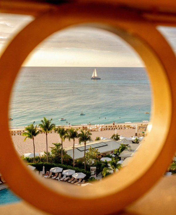 <a href="https://www.instagram.com/p/DPX8kkDjpua/">Ritz Carlton Grand Cayman</a>