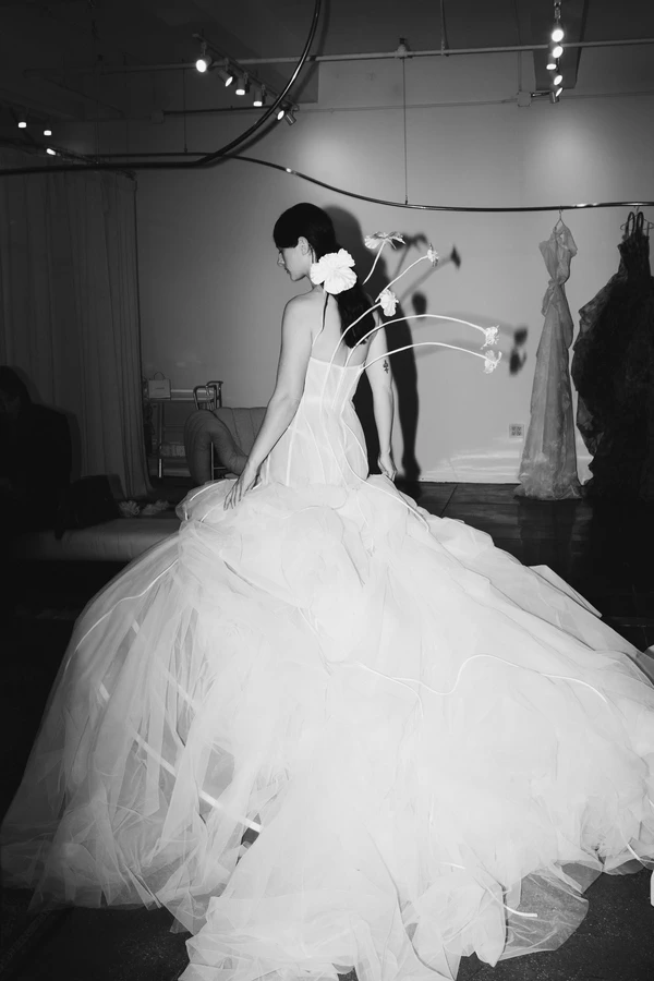 <a href="https://www.instagram.com/varca.studio/">Varca</a>, Photography: <a href="https://www.instagram.com/ceremonybyalexmari?igsh=OWFvdDMweXF2dGFn">Alex Mari</a>