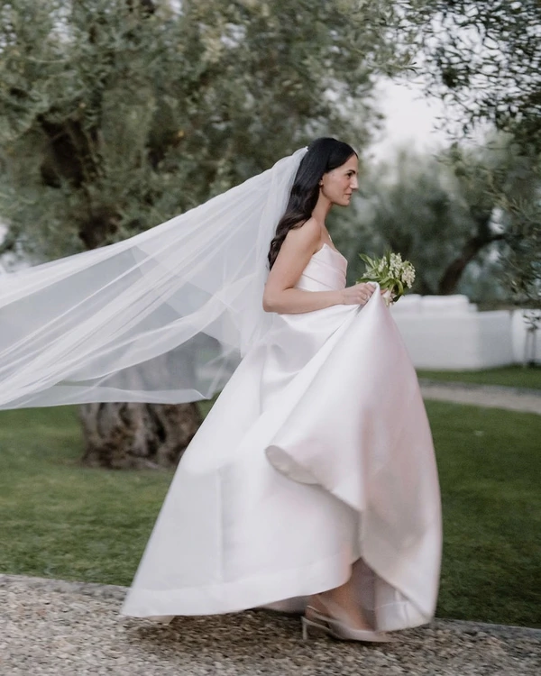 A Classic & Elegant Celebration Amongst an Italian Garden Villa