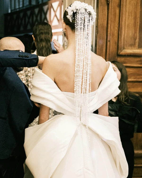20 It-Girl Bridal Hair Accessories Beyond the Veil
