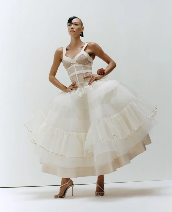 Wedding Dresses for Athletic Build — photo 2