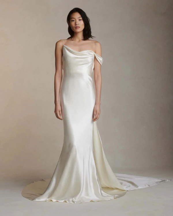 16 Minimalistic Wedding Dresses to Inspire You