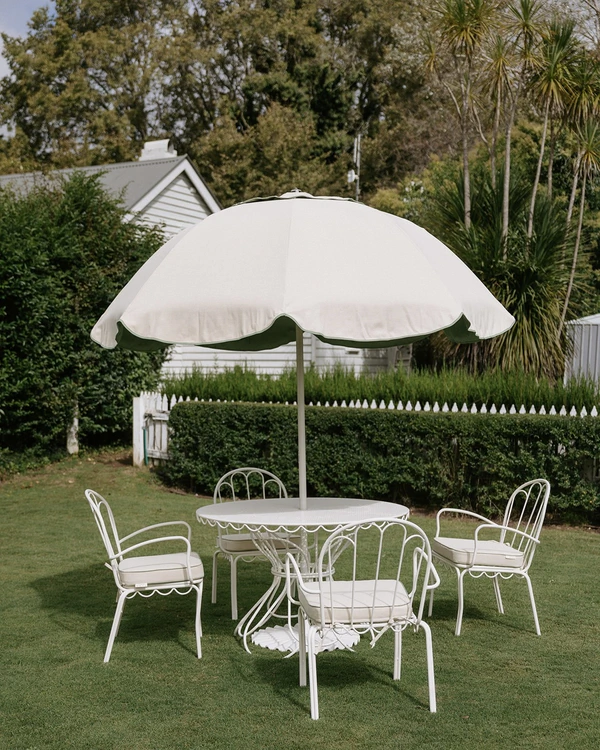 An Elegant Garden Wedding with a Traditional Korean Twist