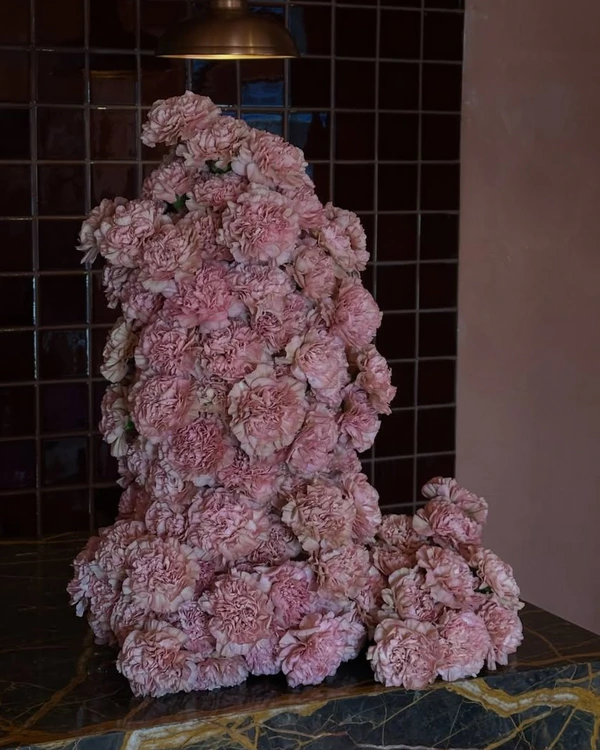 <a href="https://www.instagram.com/p/DX8JSKWETRc/?img_index=1"><span>Fiflàr Floral</span></a>