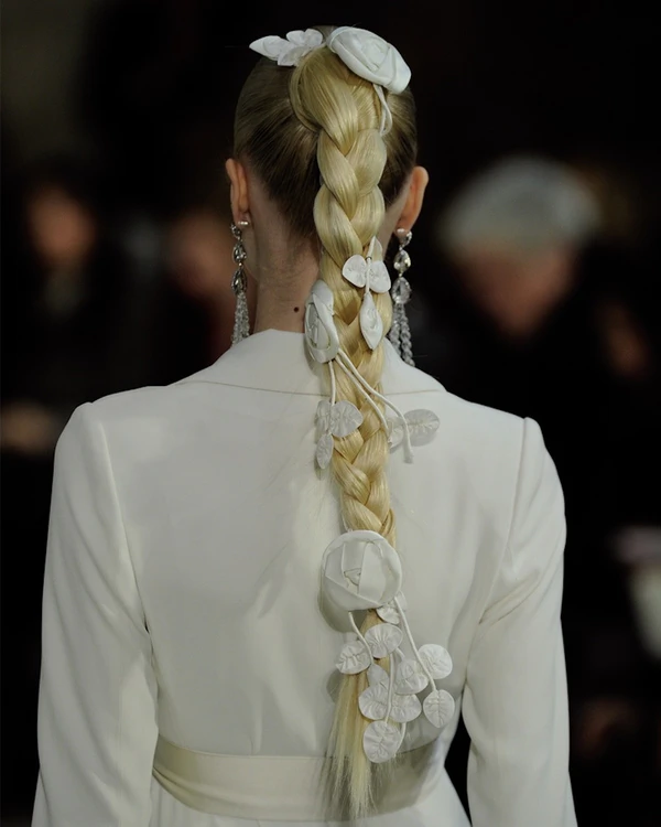 The Top Wedding Beauty Trends for 2025 According to Pinterest