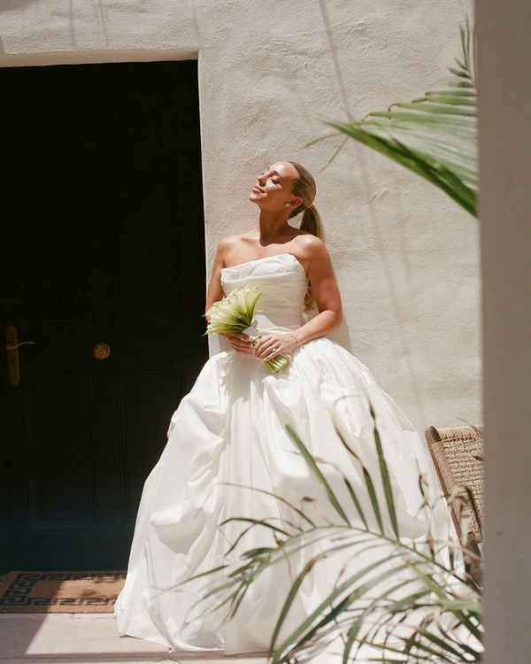 A Contemporary Chrome & Chartreuse Black-Tie Wedding Reimagines the Southern Highlands