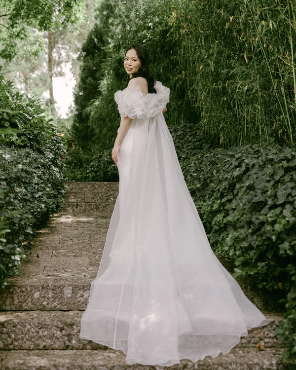 A Pastel-Drenched Chinese Celebration at Amandayan Amid the Mountainscapes of Lijiang