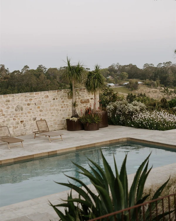 A Slim Aarons Inspired Wedding with Tropical Touches in the Byron Bay Hinterland