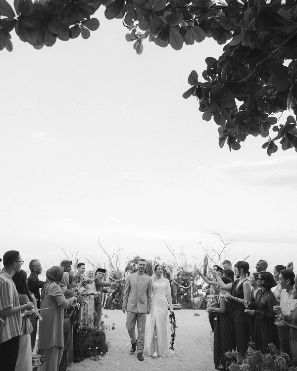 A Chic & Spiritual Beach Wedding on the Tropical Shores of Bali