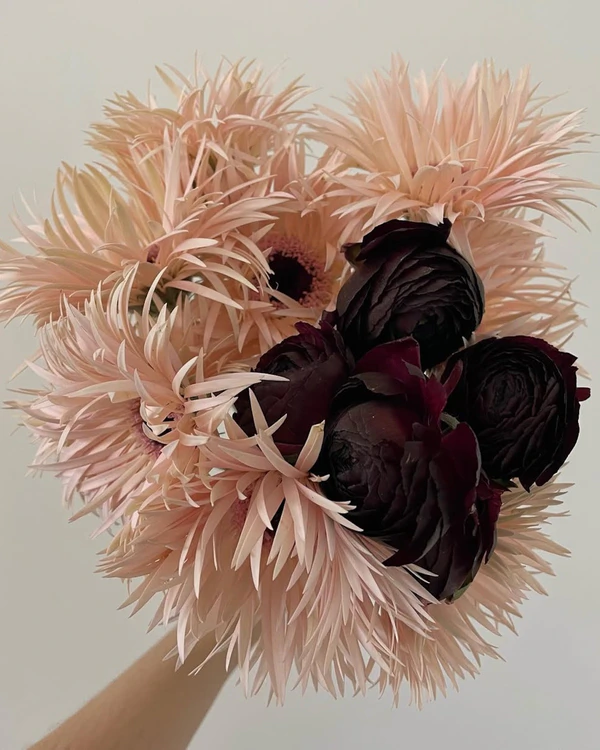 9 Fresh Color Combinations Defining Spring 2026 Weddings