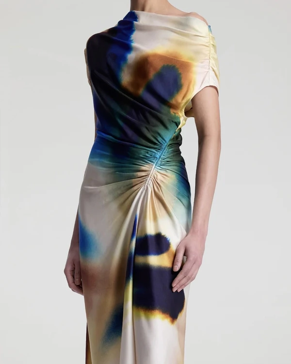 12 Best Designers to Shop for Chic Mother of the Bride Looks
