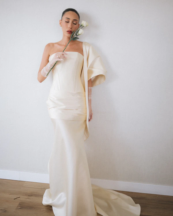 A Timeless Seaside Wedding on the Mediterranean Coast