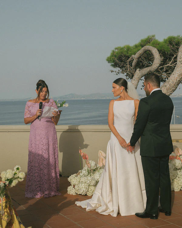 A Glamorous Seaside Wedding Evocative of a Classic Italian Film