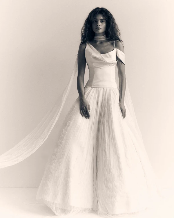 26 Modern Drop-Waist Bridal Dresses