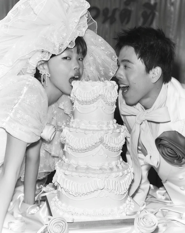 40 Unique Portraits Ideas for the Bride and Groom