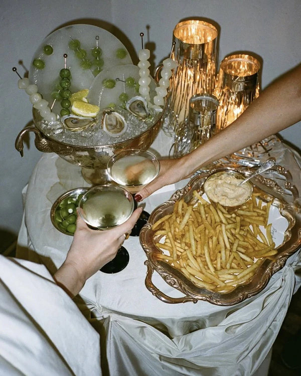 45 Creative Ways to Style & Display Food at Your Wedding