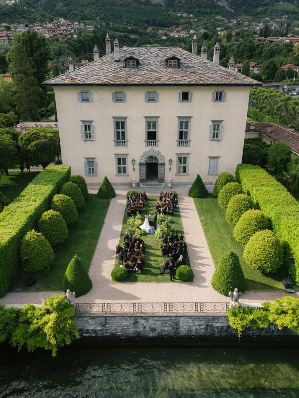 <a href="https://www.instagram.com/Villa_Balbiano/?hl=en">Villa Balbiano</a>, Photography: <a href="https://www.instagram.com/p/DZNDT1FACnL/?img_index=2">Andrew Bayda</a>