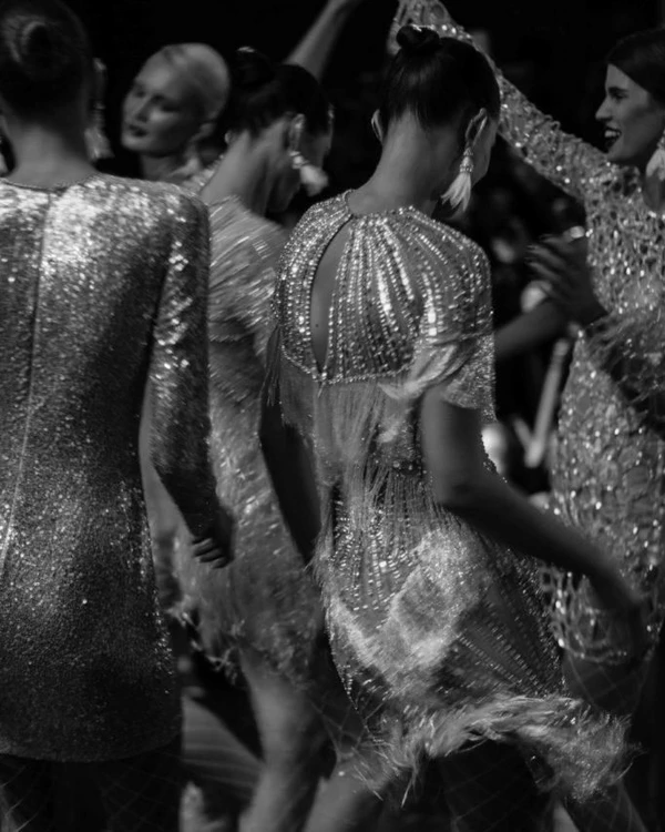 How To Choose The Best Wedding Style For a Size-Zero Bride