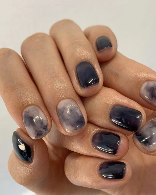 Colorful Manicure for a Wedding