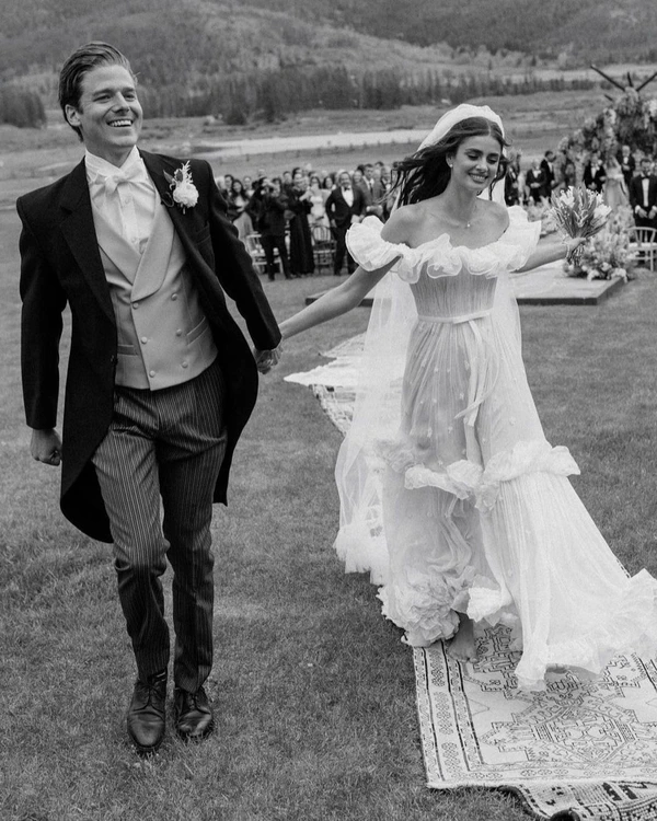 Everything About Taylor Hill & Daniel Fryer's Wedding