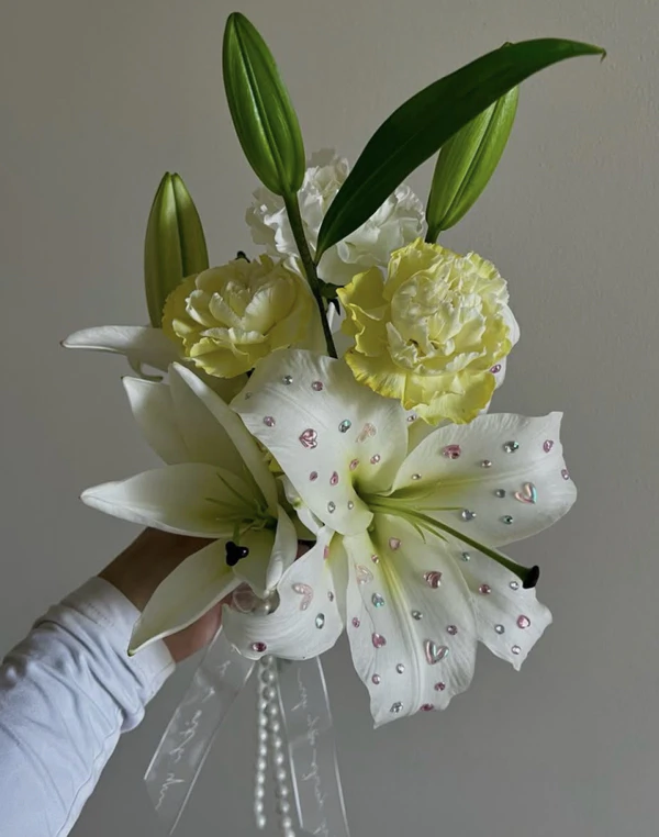 <a href="https://www.instagram.com/p/DZ7q4M7kiHz/?img_index=1">Solen Flower Shop</a>