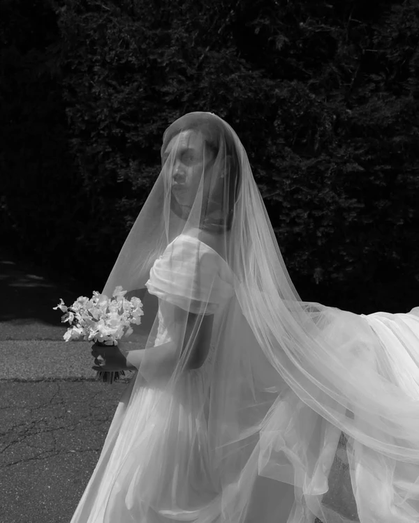 Photography: <a href="https://www.instagram.com/katethompsonweddings/">Kate Thompson</a>