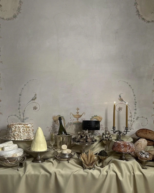 Trend: Modern Grazing Tables