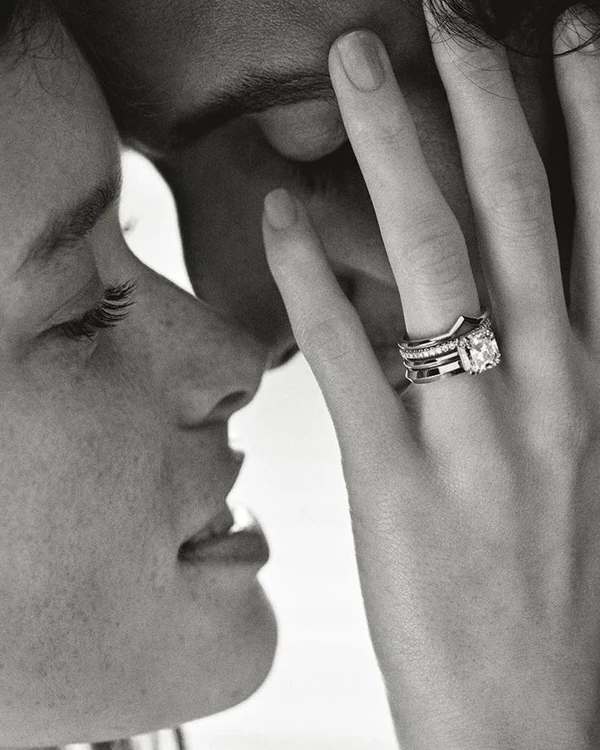 35 Engagement Photoshoot Ideas for Unforgettable Photos