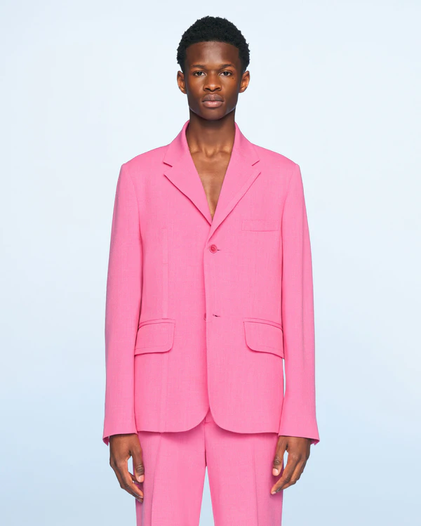 Colorful Suits for Grooms that are Perfect for Summer Wedding