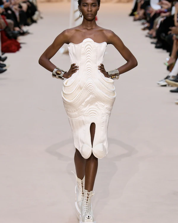 The Best Wedding Looks from Paris Haute Couture Fashion Week F/W'22