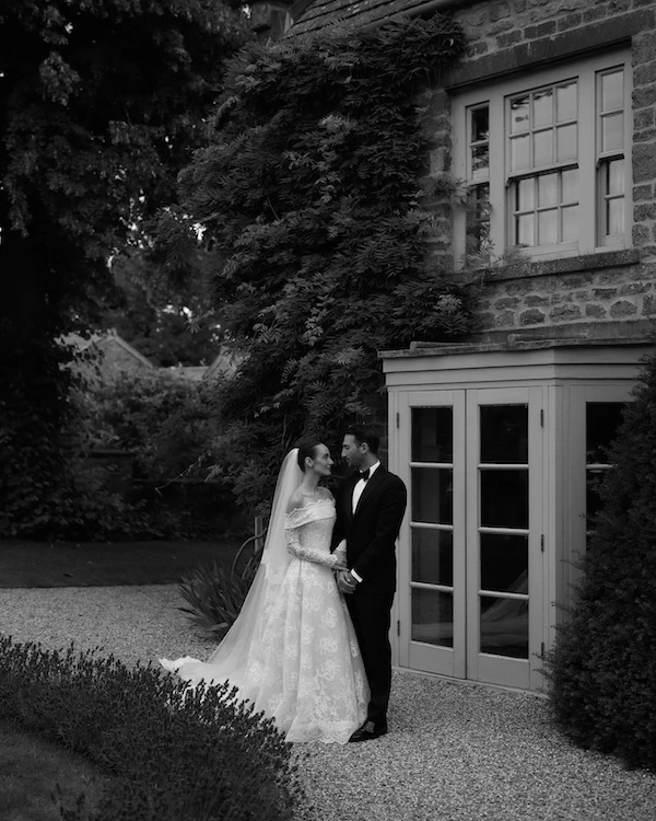 A Complete Guide to Creating a Wedding Website