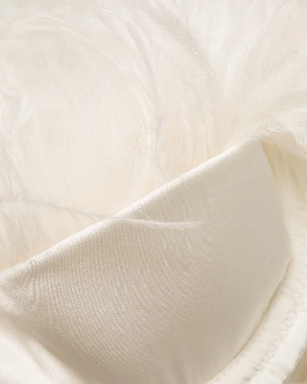 Wedding Trends 2022: Feathers