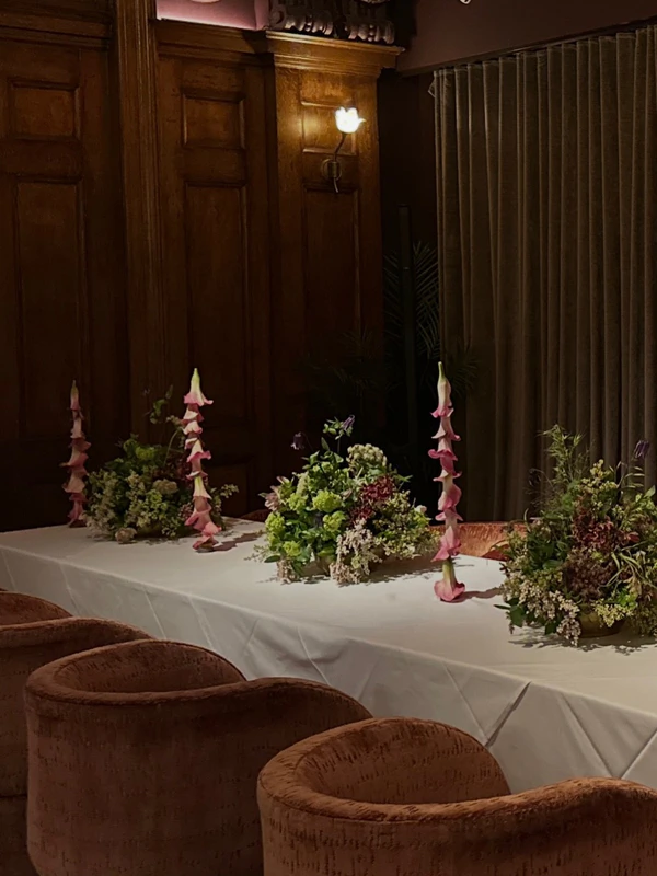<a href="https://www.instagram.com/p/DXILOSuEZxb/?img_index=4">Flowers by Ford</a>