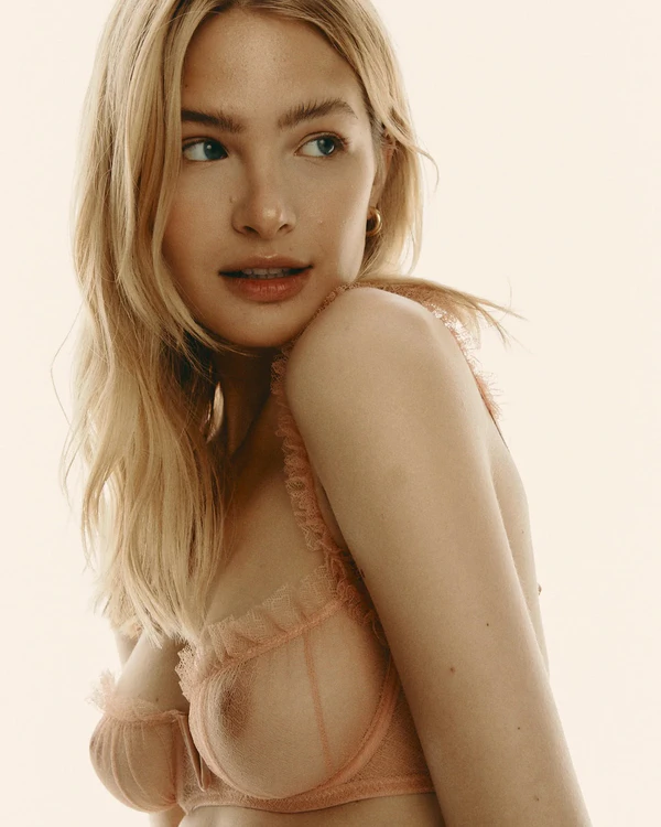 Elegant Bras Perfect for Getting Ready