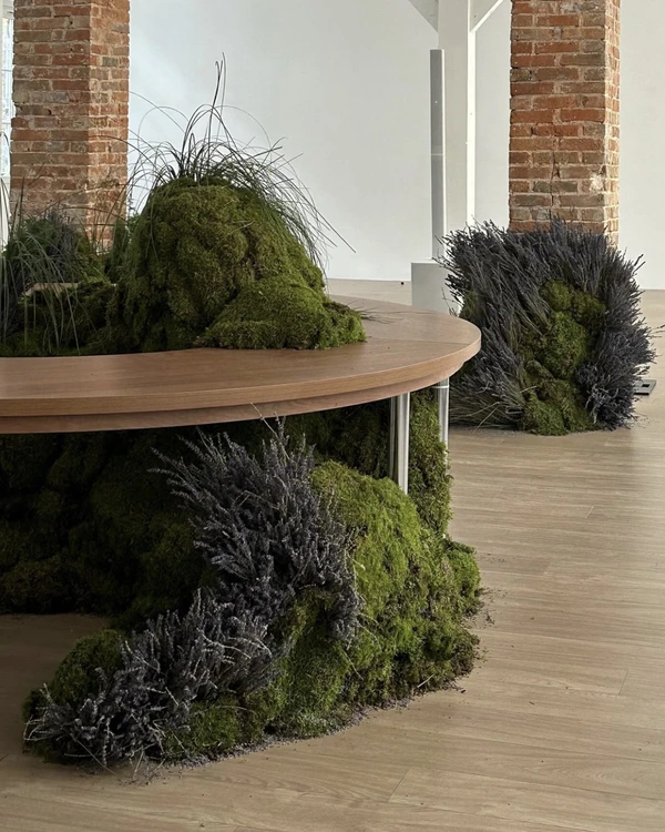 Trend: Overgrown Foliage Installations