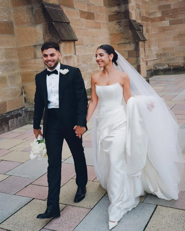 <a href="https://www.instagram.com/mattgodkinweddings/p/DJoU-DezXwO/?img_index=5" target="_blank">Matt Godkin</a>