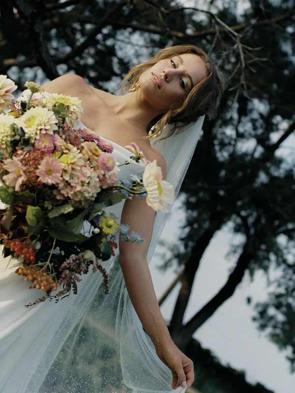 An Authentic Garden Wedding Editorial — photo 2