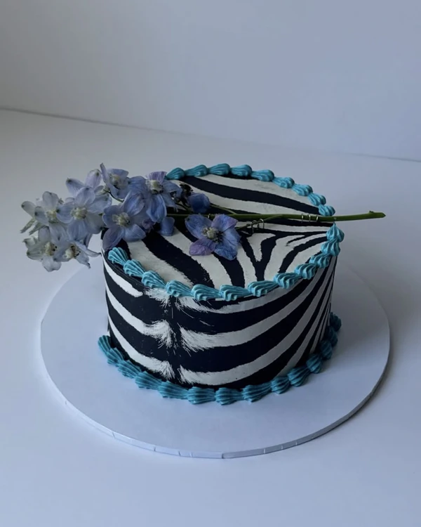 <a href="https://www.instagram.com/p/DV_3WSHjZeP/?img_index=1">The Heartbaker</a>