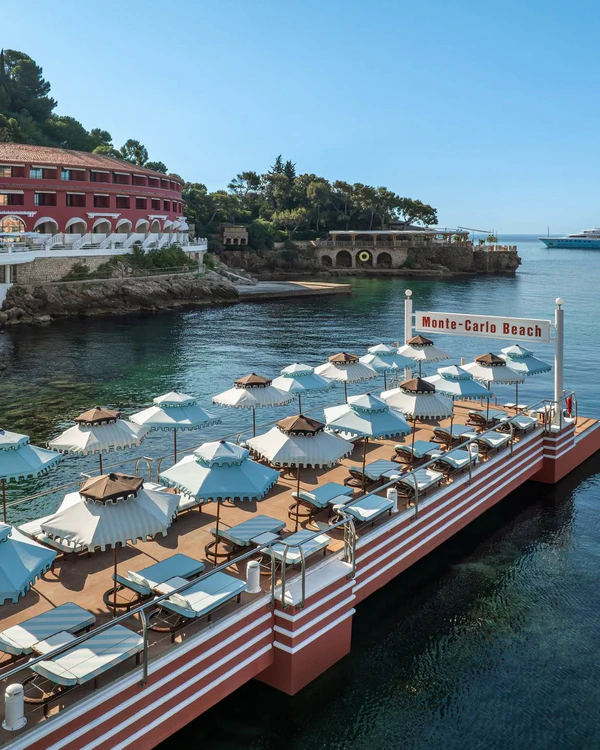 <a href="https://www.instagram.com/p/DaBlcNxoKj4/?hl=en&img_index=1">Monte-Carlo Beach</a>, <a href="https://www.instagram.com/jacquemus/?hl=en">Jacquemus</a>