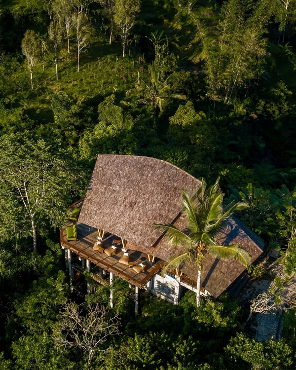 7 Luxe Bali Resorts for Your Dream Tropical Honeymoon — photo 1