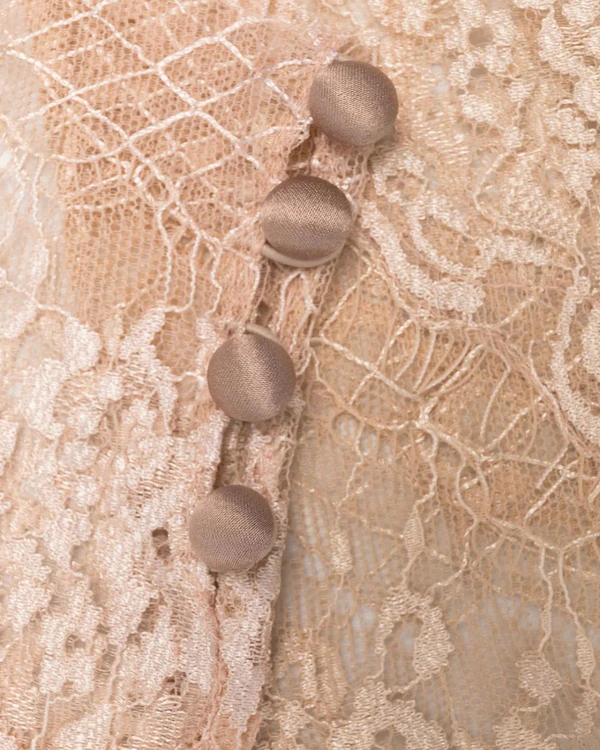 Gloves to Style Up Your Wedding Look: 10 Delicate Pairs