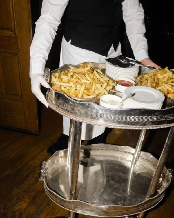 8 Late-Night Snacks for Your Wedding After Party — photo 1