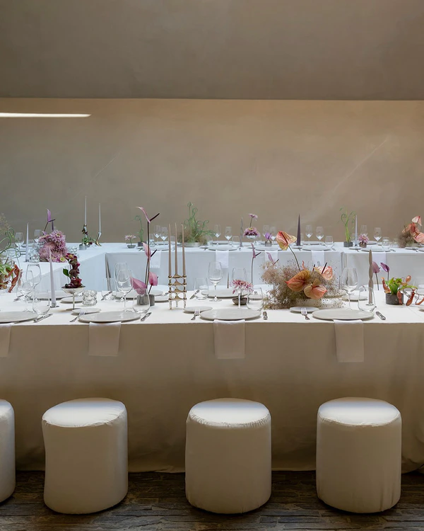 7 Creative Floral Installation & Arrangement Ideas for Modern Couples