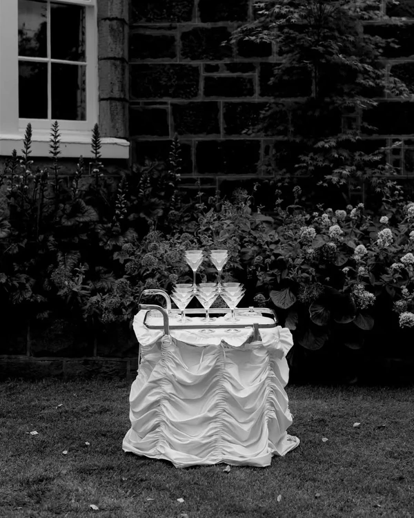 40 Trendy Ideas for Serving Your Wedding Cocktails