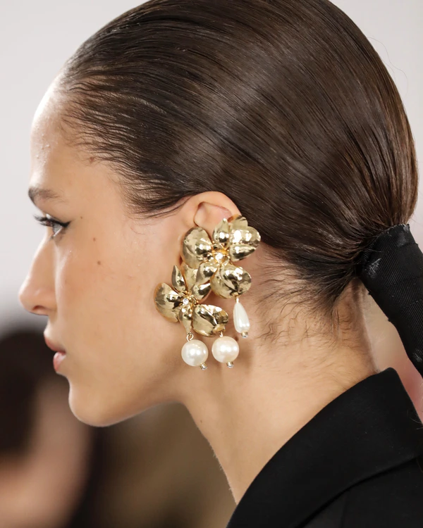 Statement-Making Fall/Winter 2022 Jewelry Trends Brides Will Love