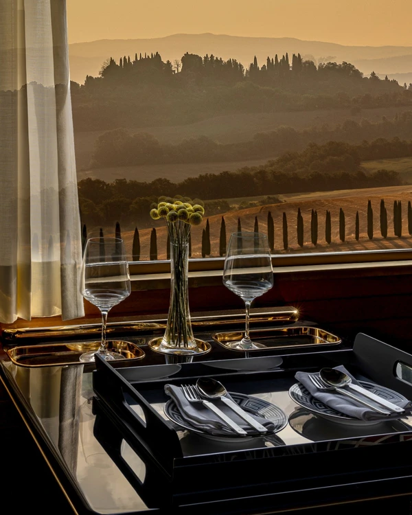 8 Must-Experience Luxury Train Journeys Around the World — photo 1