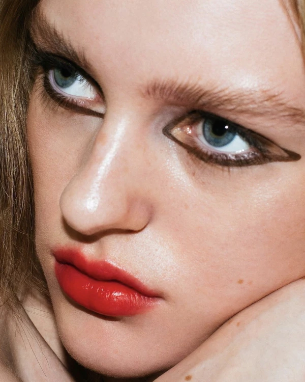 Makeup Trend: Statement Colorful Eyeliner